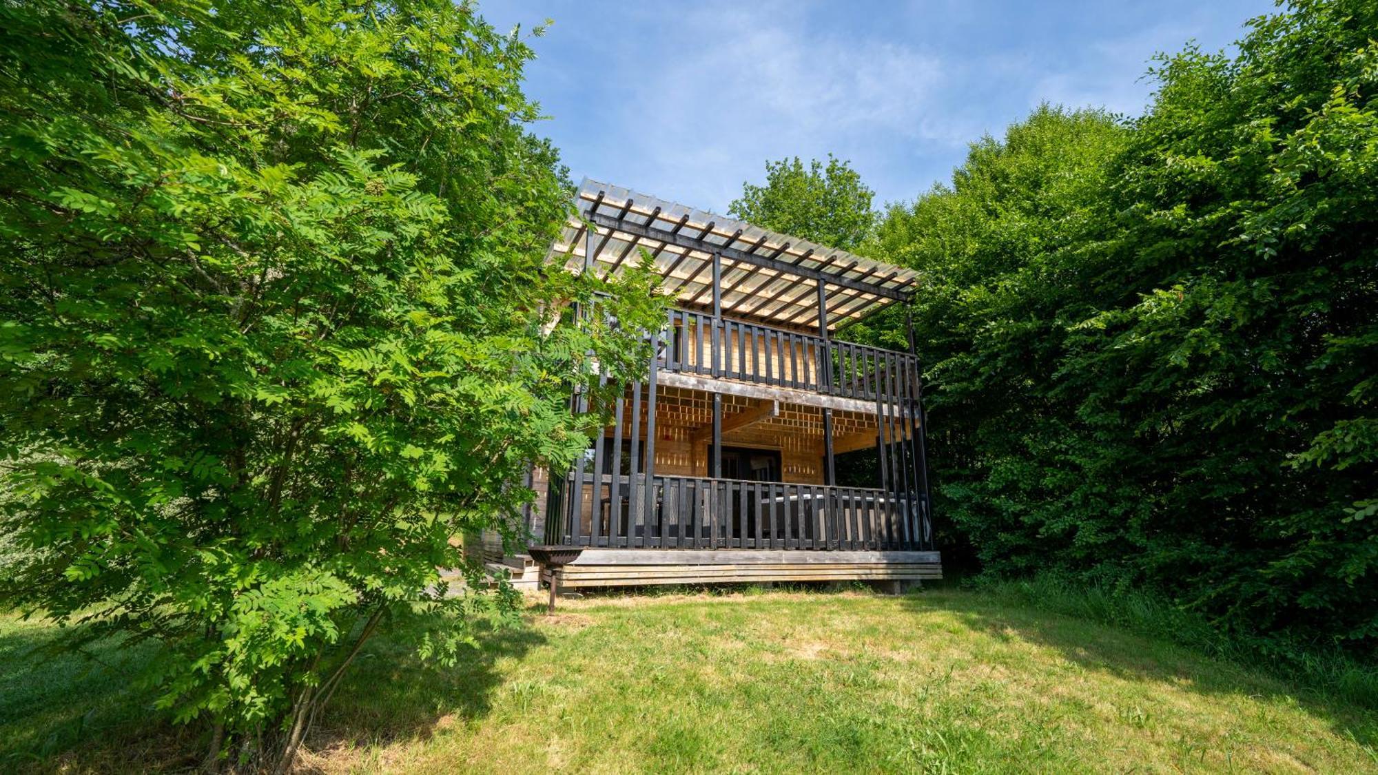 Le Village Des Monedieres Chamberet Exterior photo